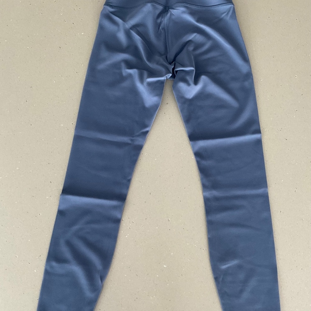 Lululemon Ink Blue 25" Wunder Train size 6 - Picture 5 of 6